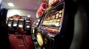 Tampilan antarmuka taruhan sportsbook dan kasino live di dausbet
